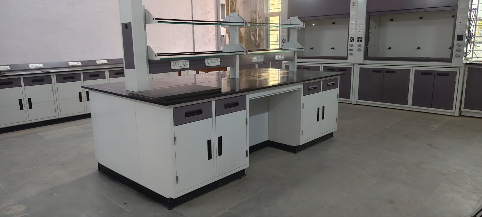 Additional laboratory seating arrangement